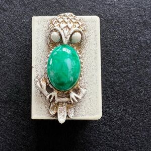 Vintage Wise Owl Matchbox Holder Faux Jade Stone White Painted Metal VGUC